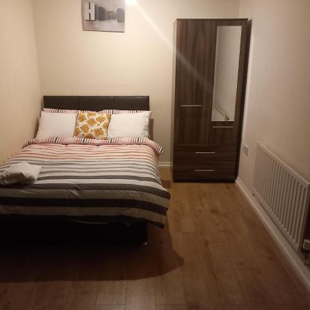 Lovely Shared 3 Bed Home Near The Thames Thamesmead  Екстер'єр фото